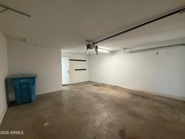 Building Photo - 11622 N 20th Ave