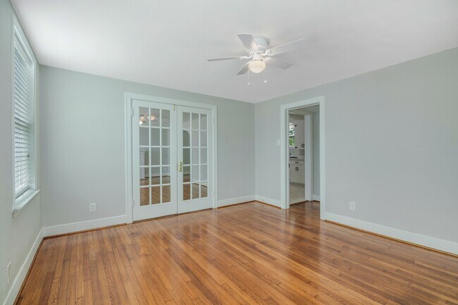 Building Photo - 4618 Avenue S 1/2