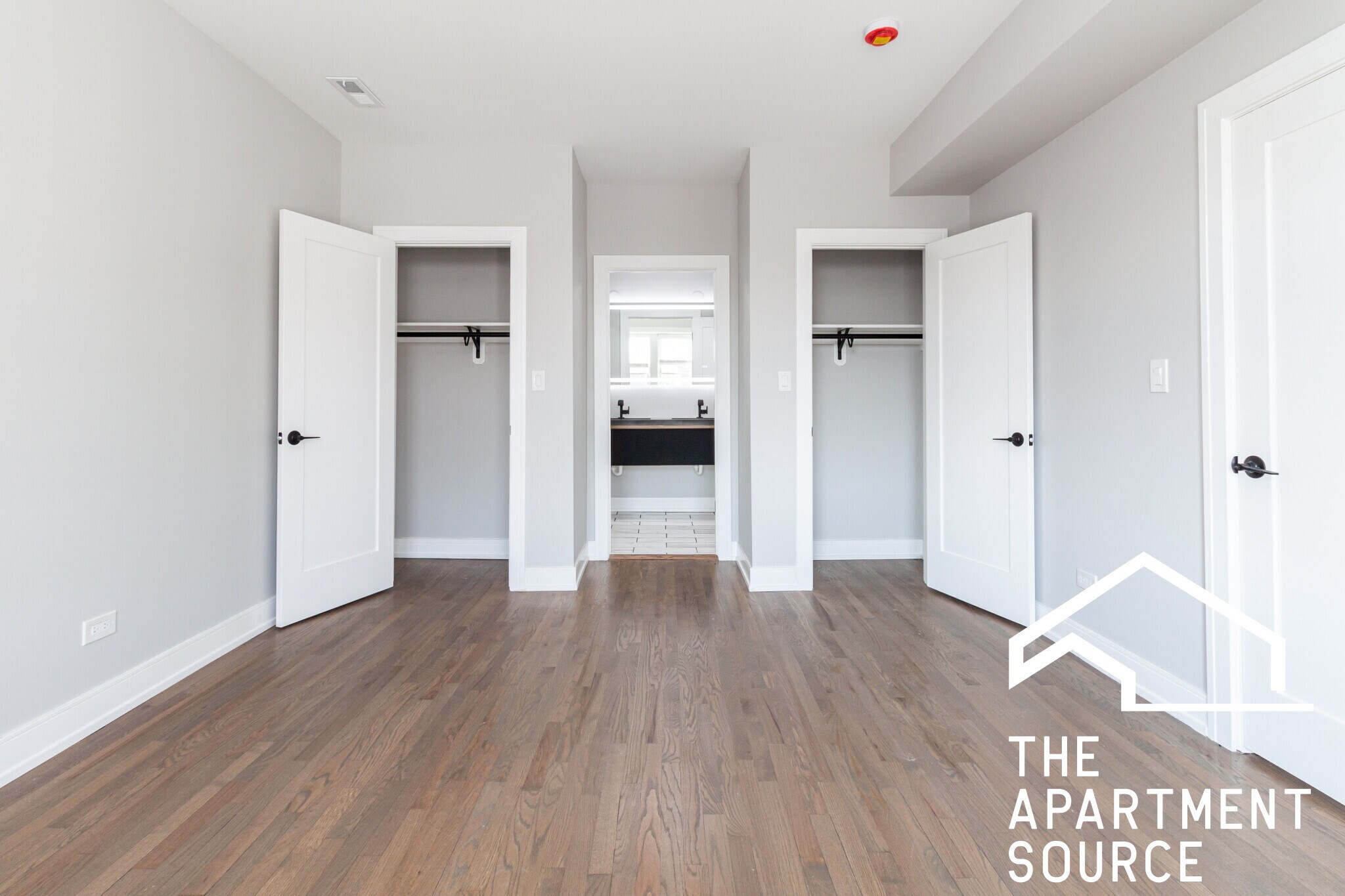 Building Photo - 2641 W Carmen Ave