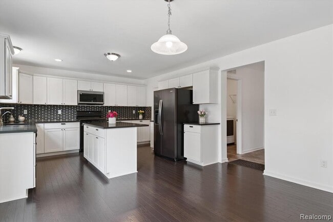 Building Photo - 21422 Navarra Dr