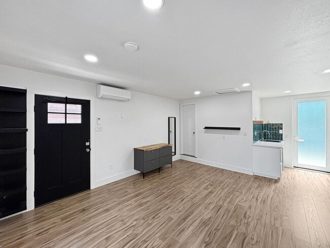 Building Photo - Charming Studio in Cherokee Point W/ A/C, ...