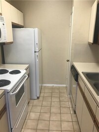 Building Photo - Westview #302