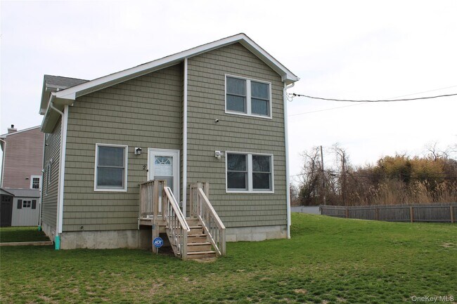 Building Photo - 2 Lafayette Dr