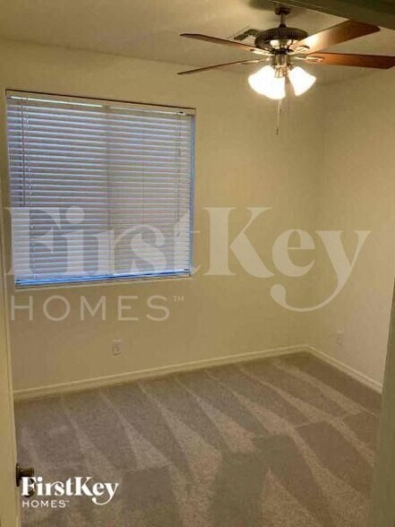 Building Photo - 29365 N 67th Dr