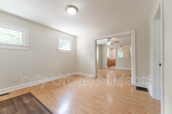 Building Photo - 2112 N Spencer Ave