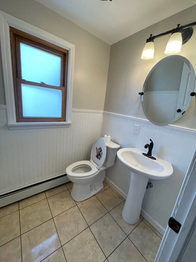 Building Photo - 1009 Beechwood Ln