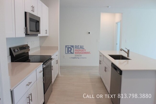 Building Photo - 1716 Tropical Oasis Ave