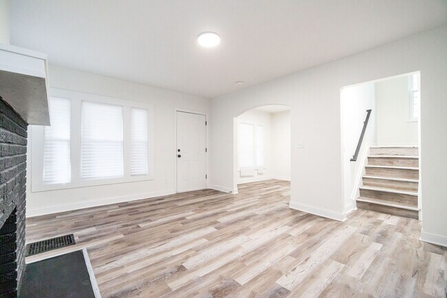 Building Photo - 210 Brehl Ave