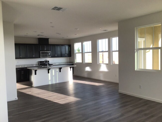 Building Photo - 7105 Encore Way