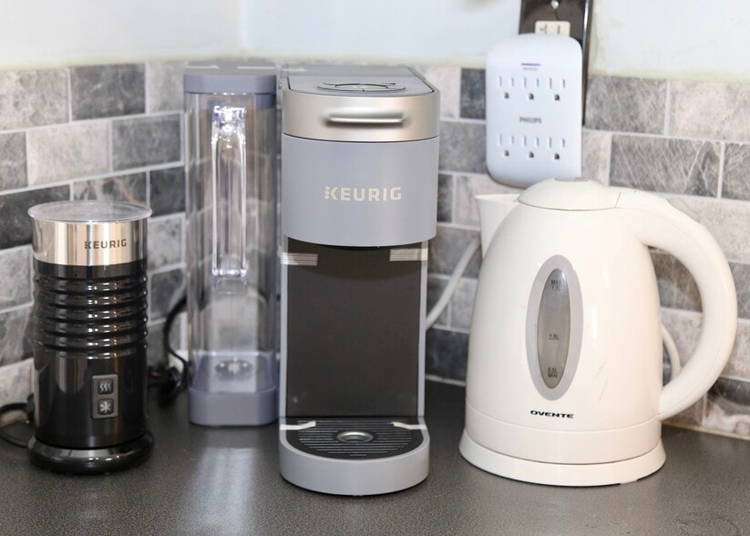 Coffee and Tea - 748 Kansas St