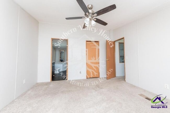 Building Photo - 349 Brighton Dr