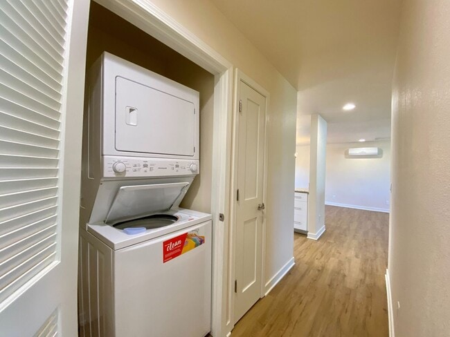Building Photo - COMING SOON! 3 Bedrooms, 2 Bathrooms with ...
