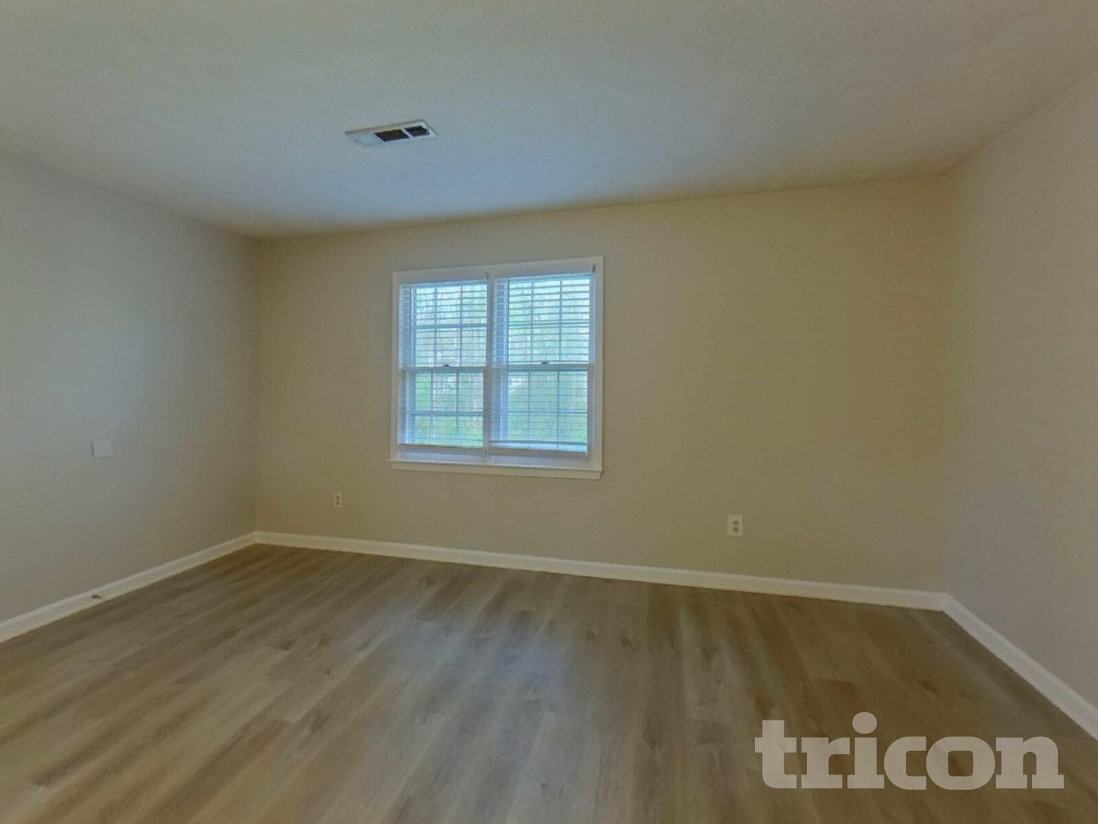 Building Photo - 530 N Oakland Cir