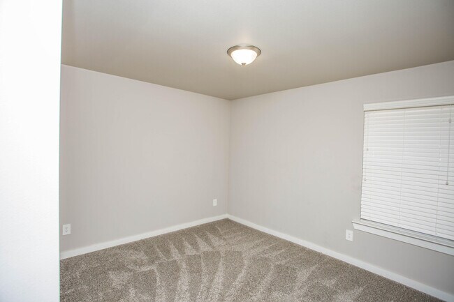 Building Photo - 4717 126th St