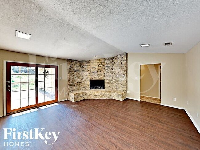Building Photo - 7701 Skylake Dr