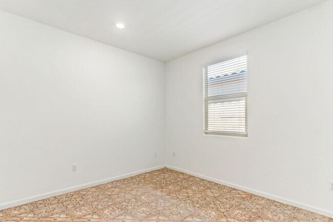 Building Photo - 10394 S Cienega Knolls Loop