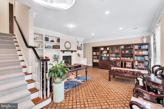 Building Photo - 705 Lyles Ln