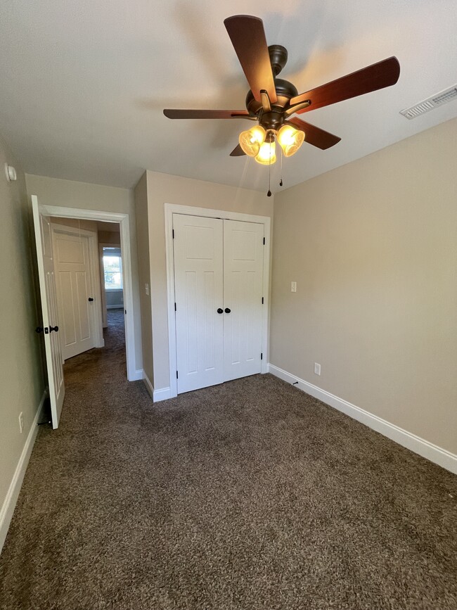 Building Photo - 219 Capstone Dr