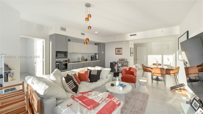 Building Photo - 2900 NE 7th Ave