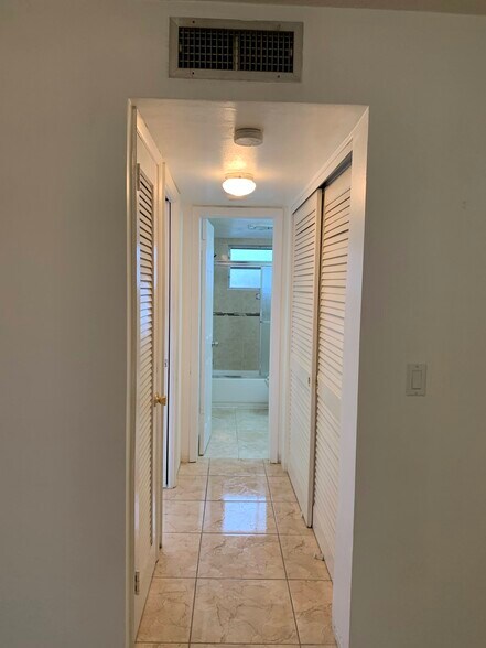 Building Photo - 180 NE 12th Ave