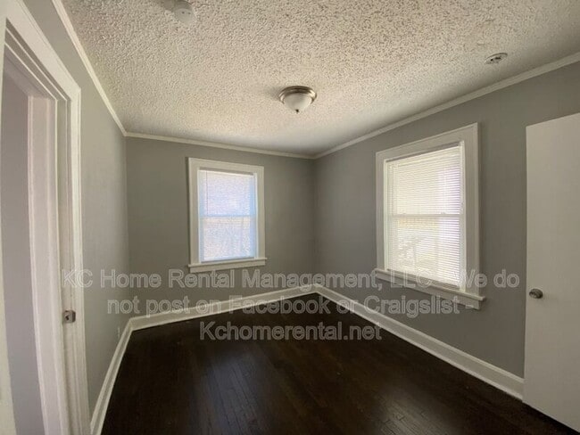 Building Photo - 4144 College Ave