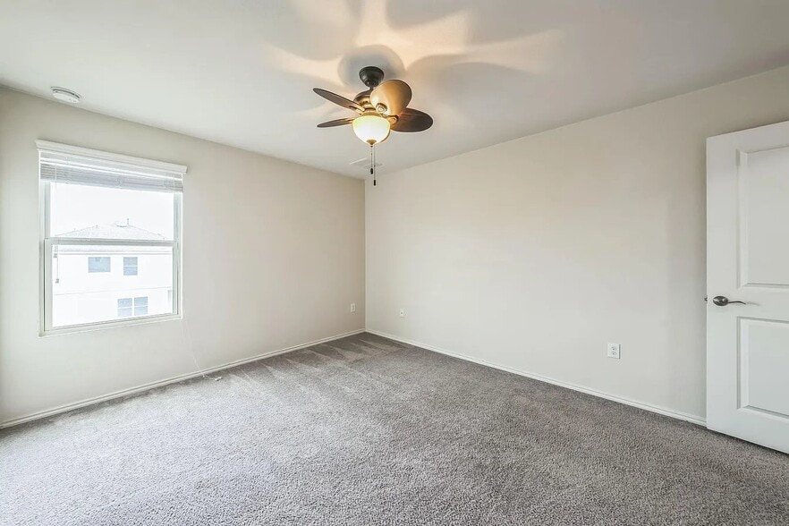 Building Photo - 3801 Black Granite Dr