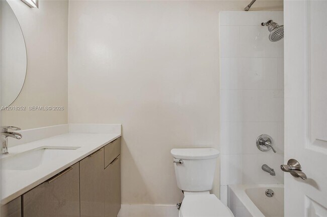 Building Photo - 532 SW 79th Ave