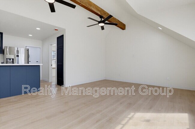 Building Photo - 4471 Cleveland Ave