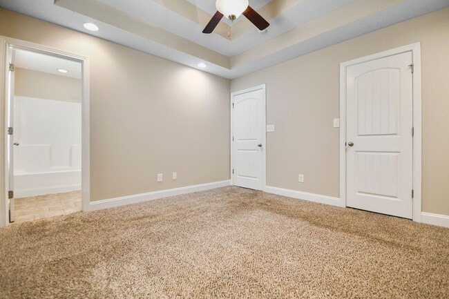Building Photo - Pet Friendly Four Bedroom with Basement!