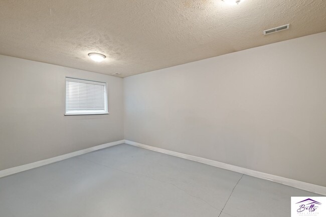 Building Photo - Beautiful Multilevel home in Cattail Creek...