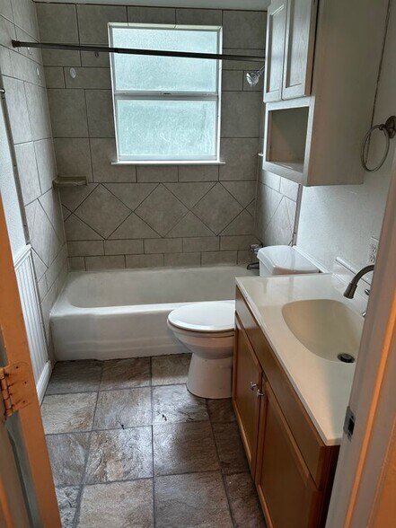 Building Photo - 2314 Terrace Dr