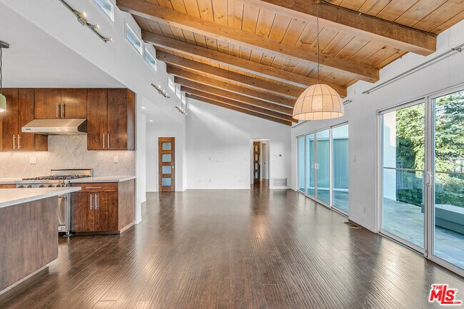 Building Photo - 3476 Troy Dr