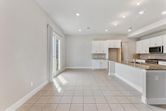 Building Photo - 1303 Bailey Ln