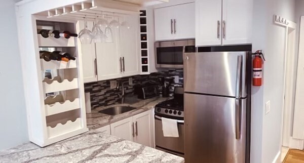 Building Photo - 456 Beacon St