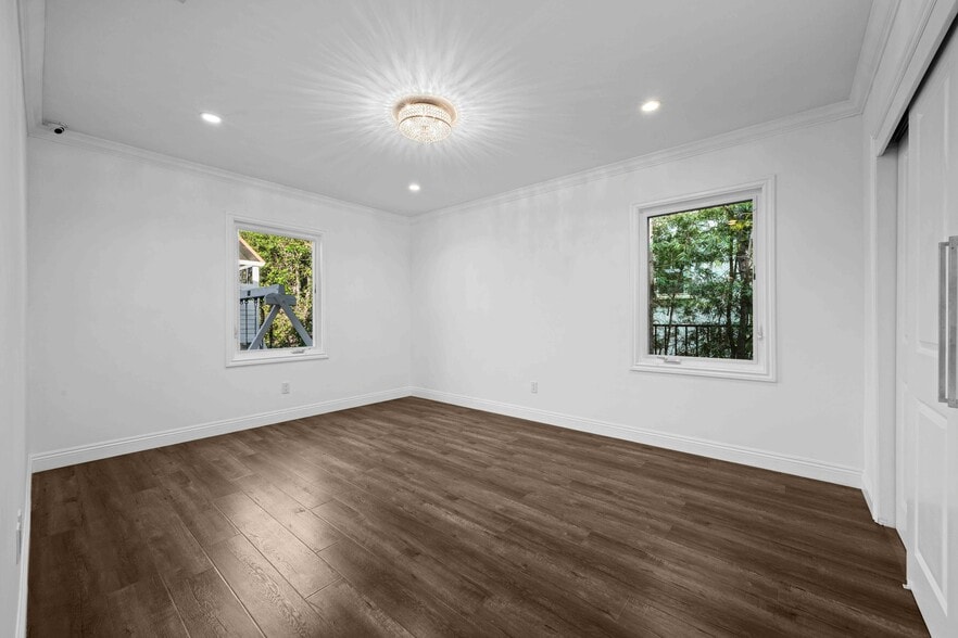 Building Photo - 1621 Hi Point St