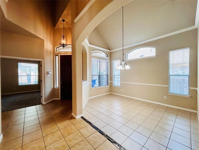 Building Photo - 2501 Farleigh Ln
