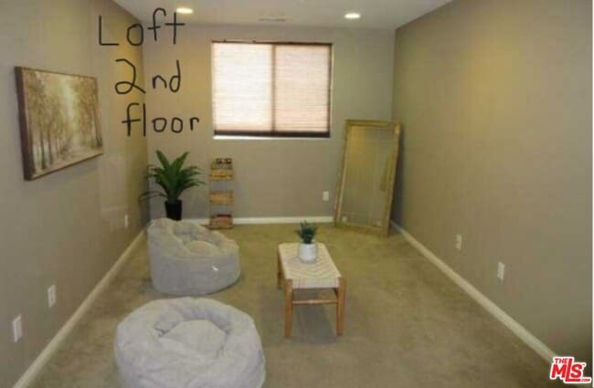 Building Photo - 9644 Pine Orchard St