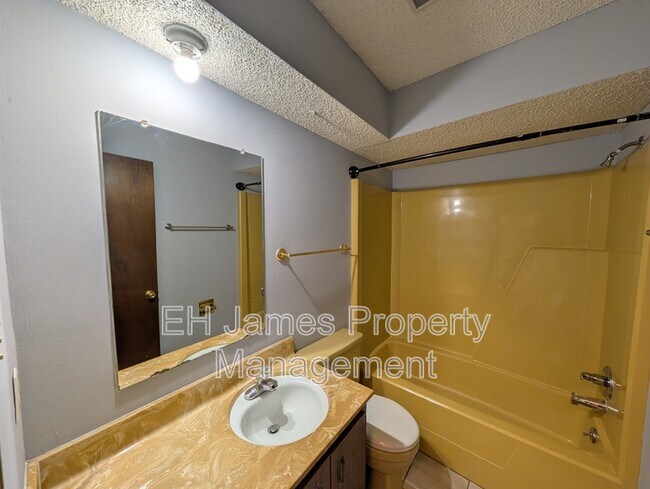 Building Photo - 7325 S Canton Ave