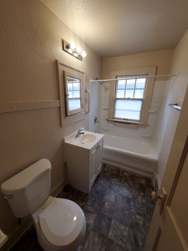 Building Photo - 3736-3738 N 17th St.