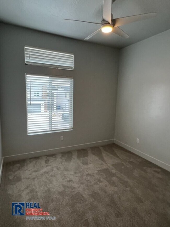 Building Photo - 4 Bedroom Home in Desert Canyons