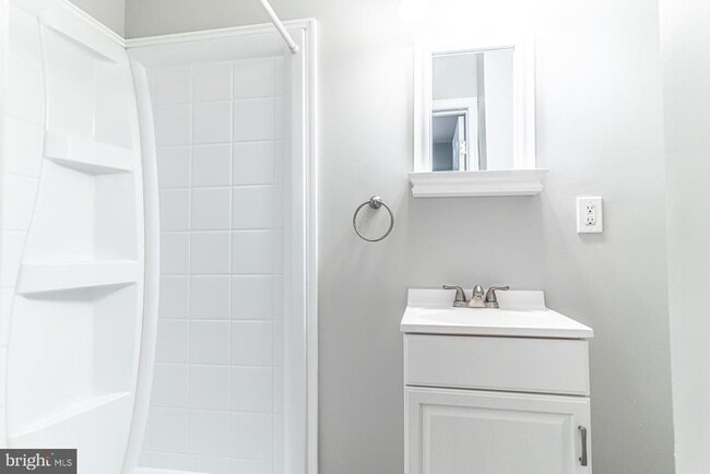 Building Photo - 2759 W George Mason Rd