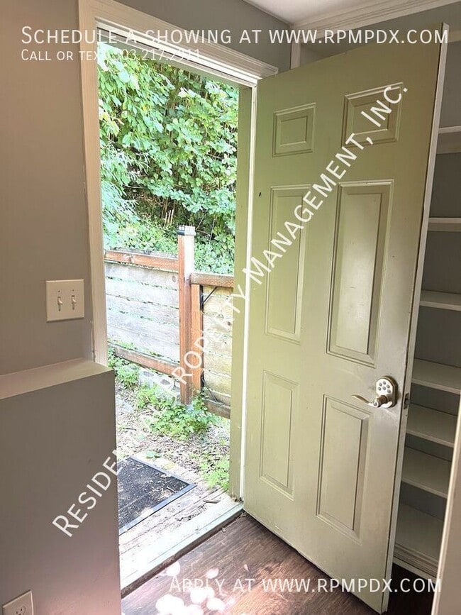 Building Photo - 4512 SW Fairvale Ct