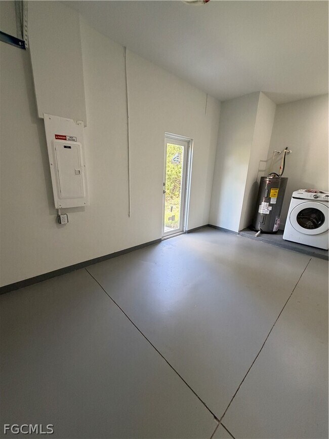 Building Photo - 721 Ivan Ave S