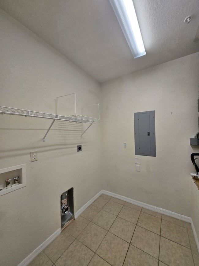 Building Photo - 2/2 ( Eagle Trace) Charming, updated townh...