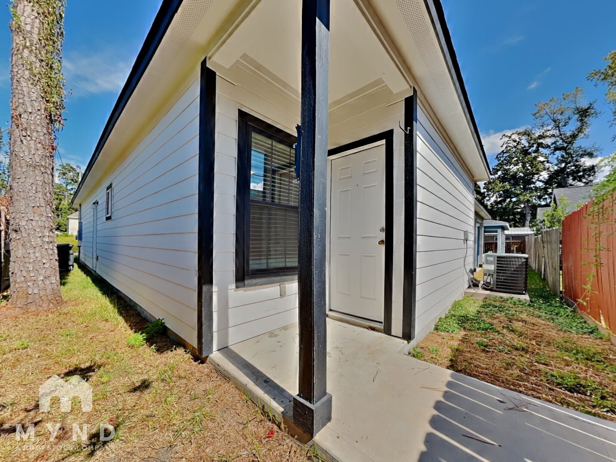 Building Photo - 16871 W Juneau St