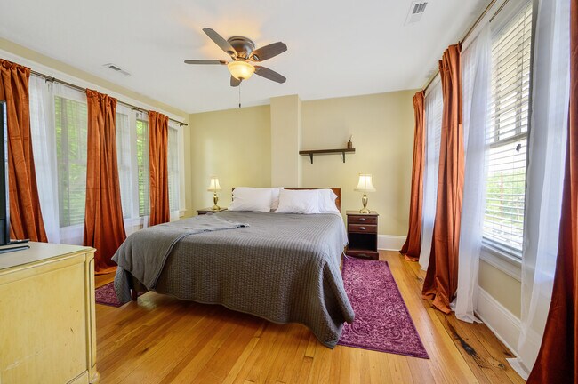 Primary bedroom with king - 1608 Fayetteville St