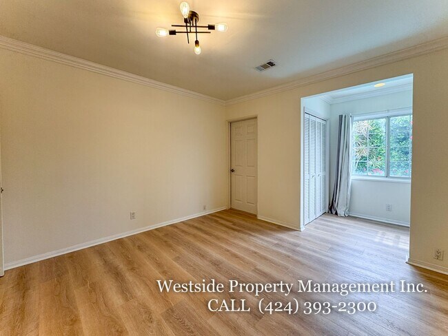 Building Photo - 8120 Glider Ave