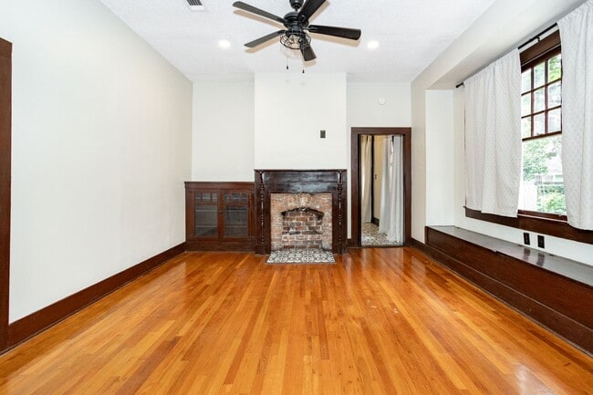Building Photo - A charming home located in the heart of the Garden District for Rent