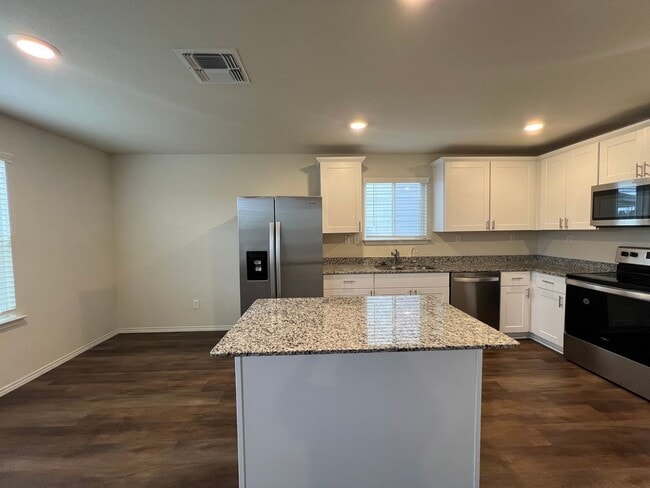 Building Photo - Stunning 4 bdrm Two-Story in  NBTX