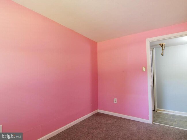 Building Photo - 3608 Halloway N